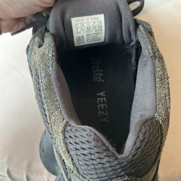YEEZY 500 Adidas Size 7